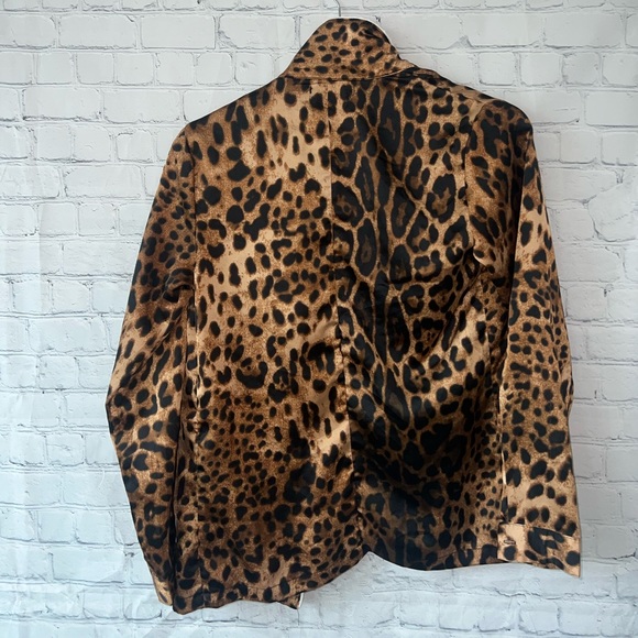 Pretty Little Thing Cheetah Print Button Down top size 0 - Picture 5 of 6